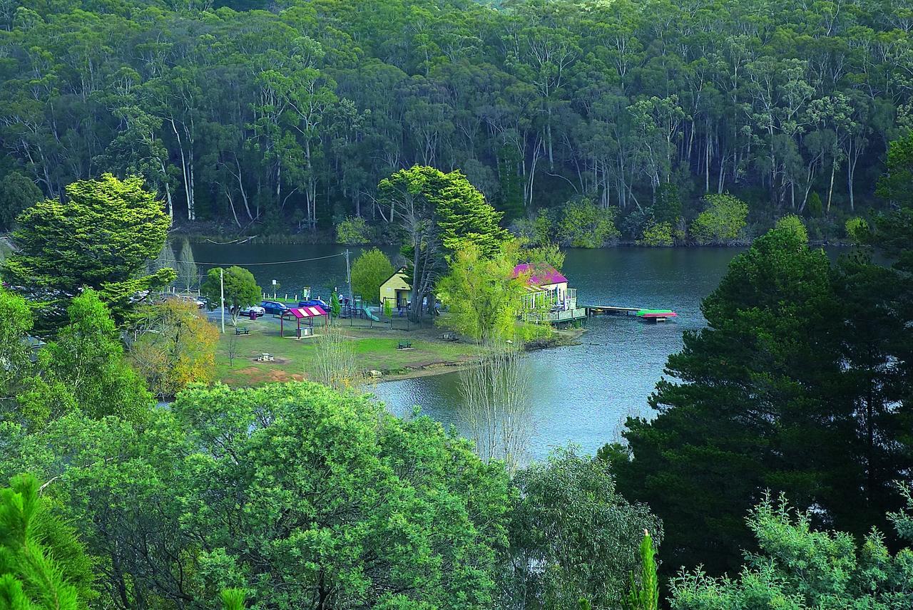 Lake Daylesford Country House Holiday home *
